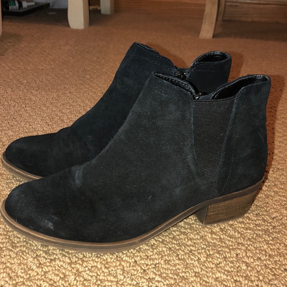 Black shoes